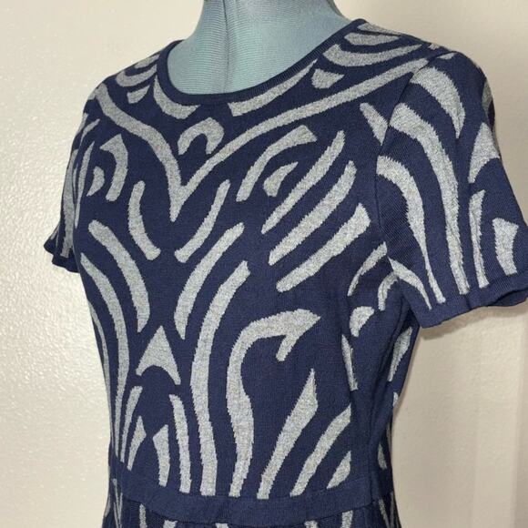 eci Sweater Dress Short Sleeve Fit & Flare Navy Blue Gray Mini Women's Medium - Picture 7 of 16